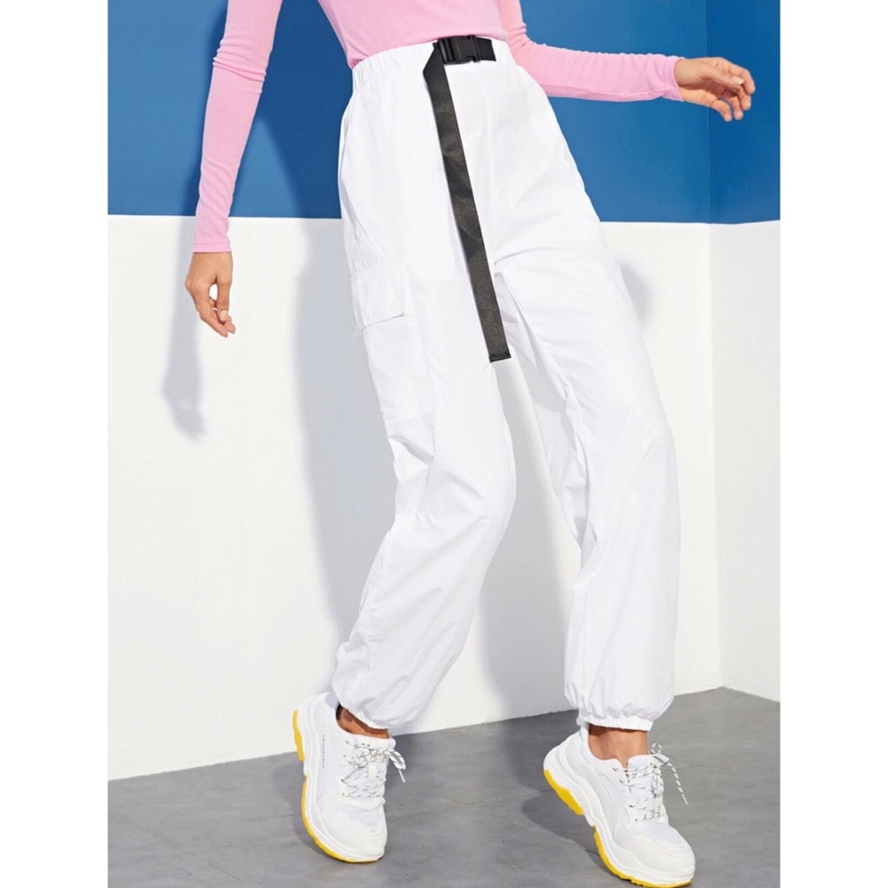 ❌SOLD❌White Hem Buckle Pants
